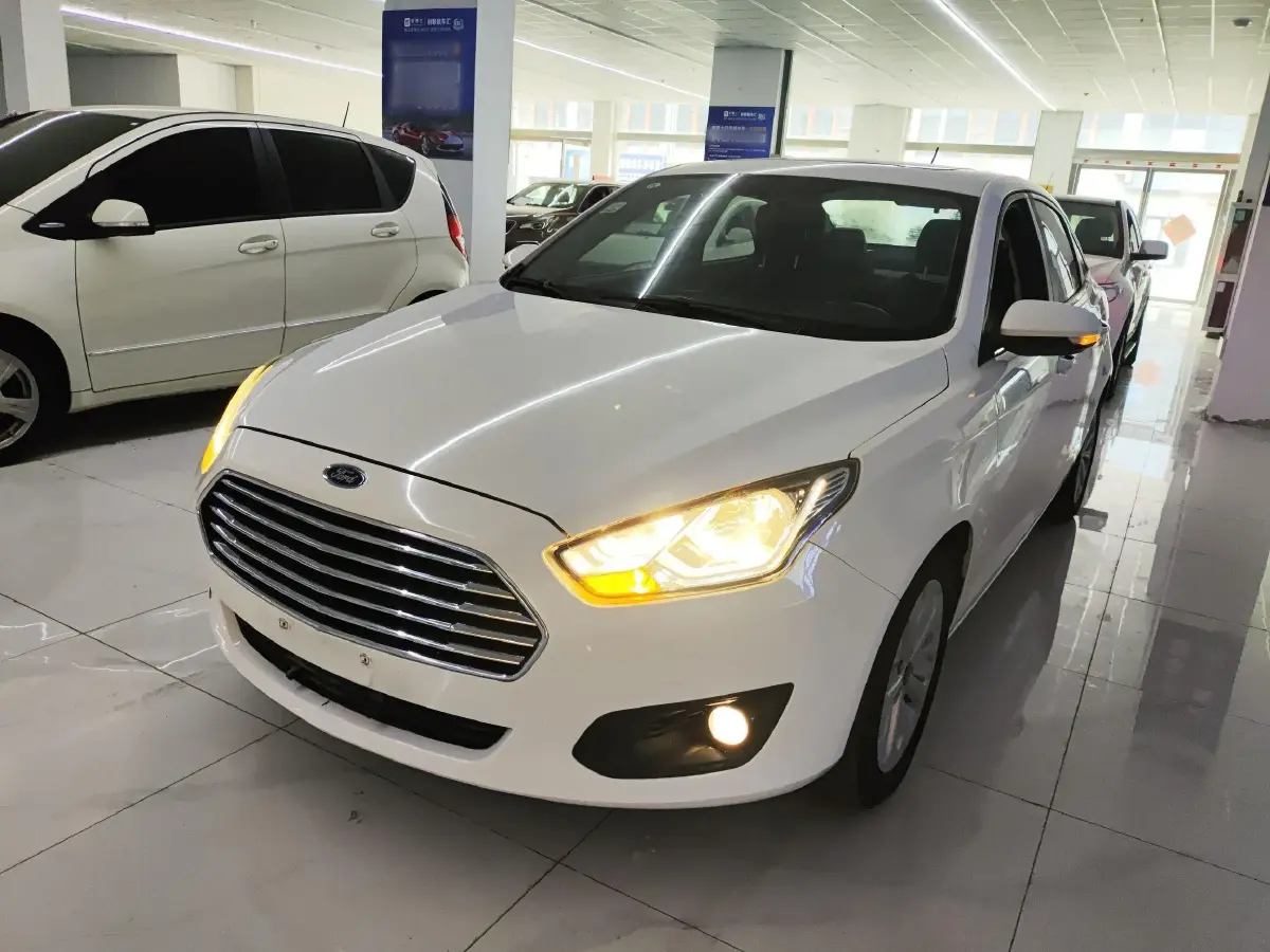2017 Ford Escort 1.5L 113HP L4 6AT