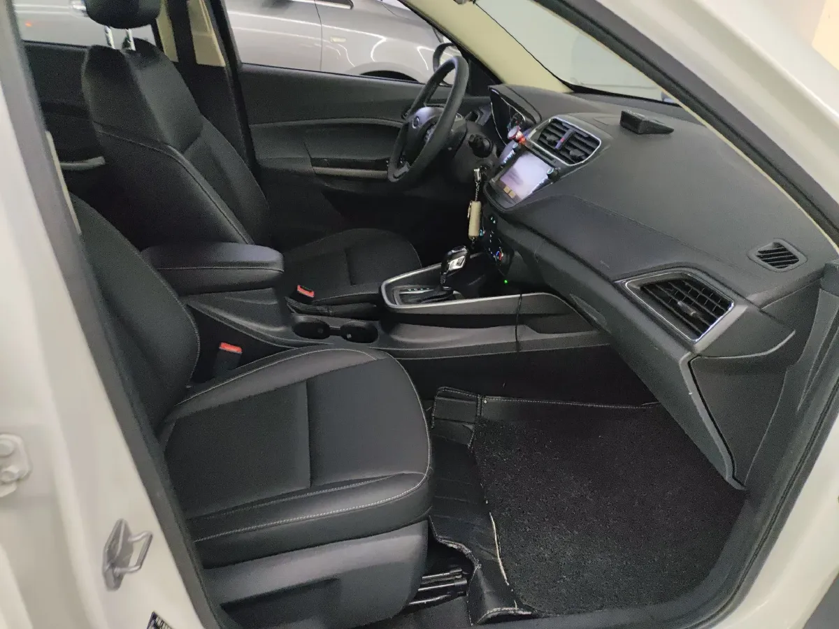 2017 Ford Escort 1.5L 113HP L4 6AT,autocango,china used car exporter,china ev exporter,chinese used car exporter,chinese used ev exporter