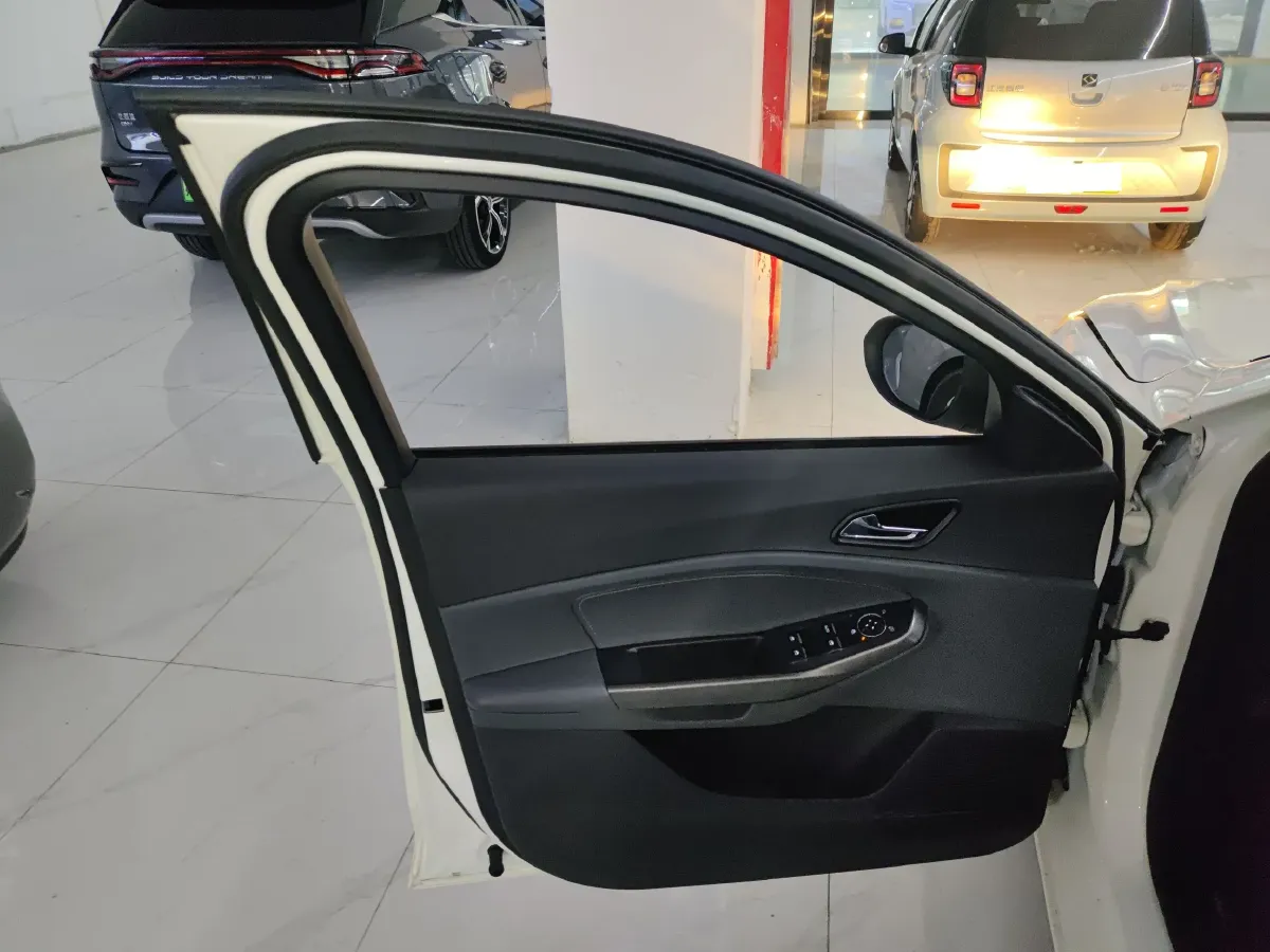 2017 Ford Escort 1.5L 113HP L4 6AT,autocango,china used car exporter,china ev exporter,chinese used car exporter,chinese used ev exporter