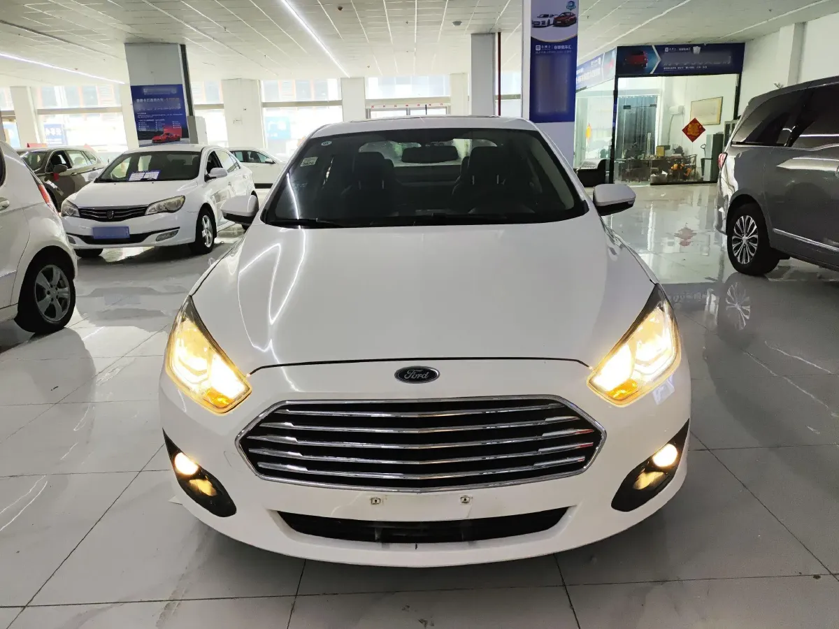 2017 Ford Escort 1.5L 113HP L4 6AT,autocango,china used car exporter,china ev exporter,chinese used car exporter,chinese used ev exporter