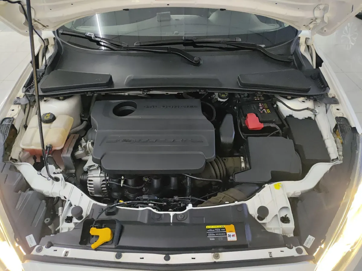 2017 Ford Escort 1.5L 113HP L4 6AT,autocango,china used car exporter,china ev exporter,chinese used car exporter,chinese used ev exporter