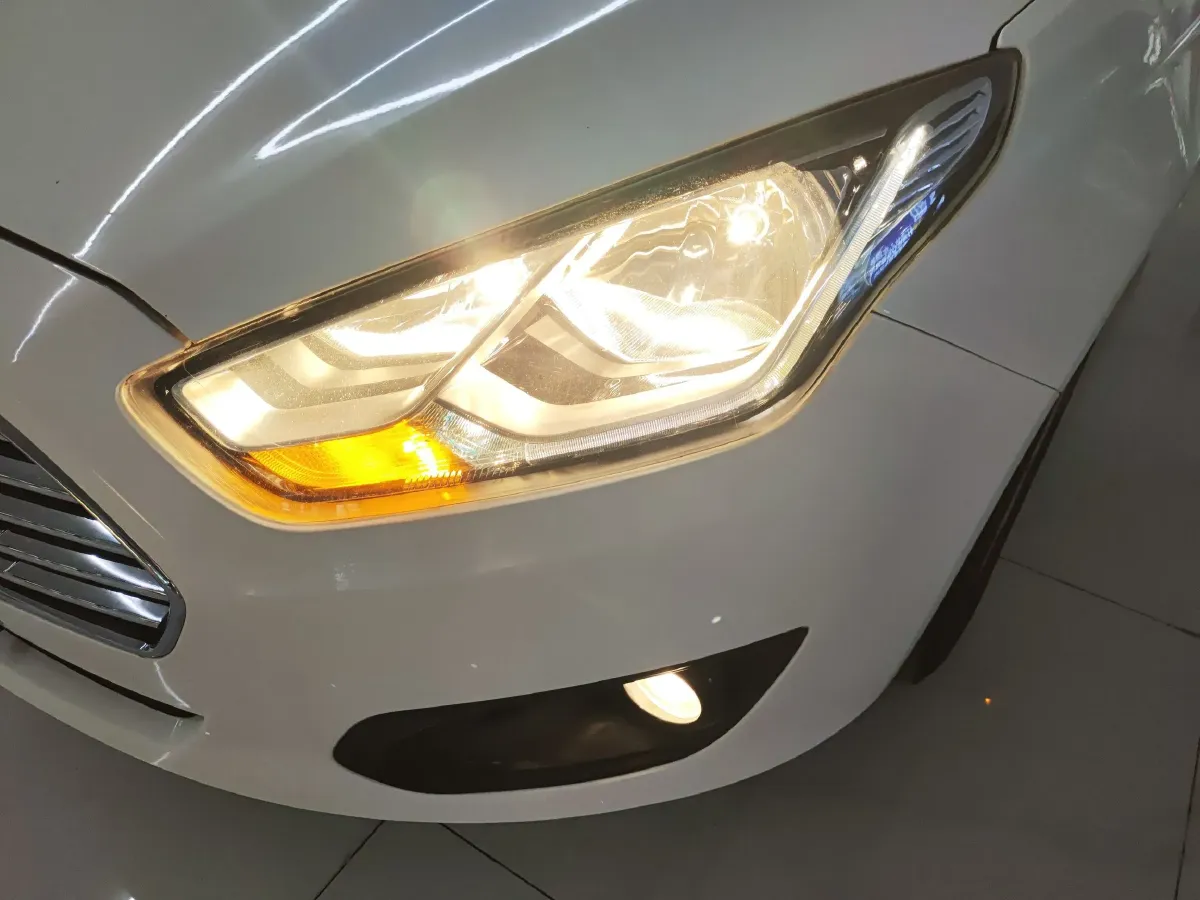 2017 Ford Escort 1.5L 113HP L4 6AT,autocango,china used car exporter,china ev exporter,chinese used car exporter,chinese used ev exporter