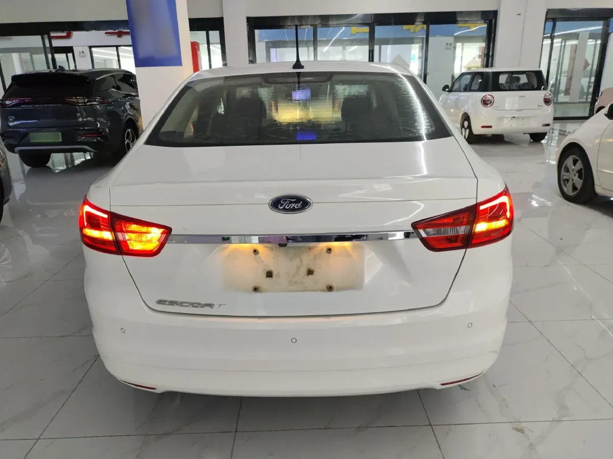 2017 Ford Escort 1.5L 113HP L4 6AT,autocango,china used car exporter,china ev exporter,chinese used car exporter,chinese used ev exporter