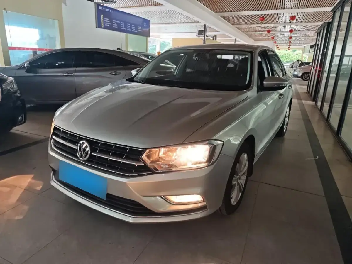 2016 Volkswagen Bora 1.6L 110HP L4 6AT