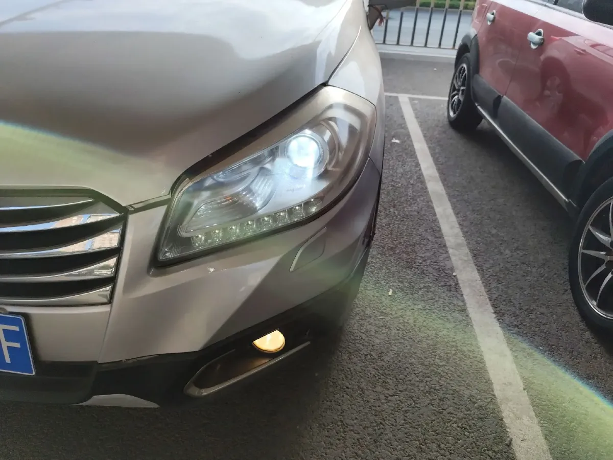 2014 Suzuki S-cross 1.6L 122HP L4 5MT,autocango,china used car exporter,china ev exporter,chinese used car exporter,chinese used ev exporter