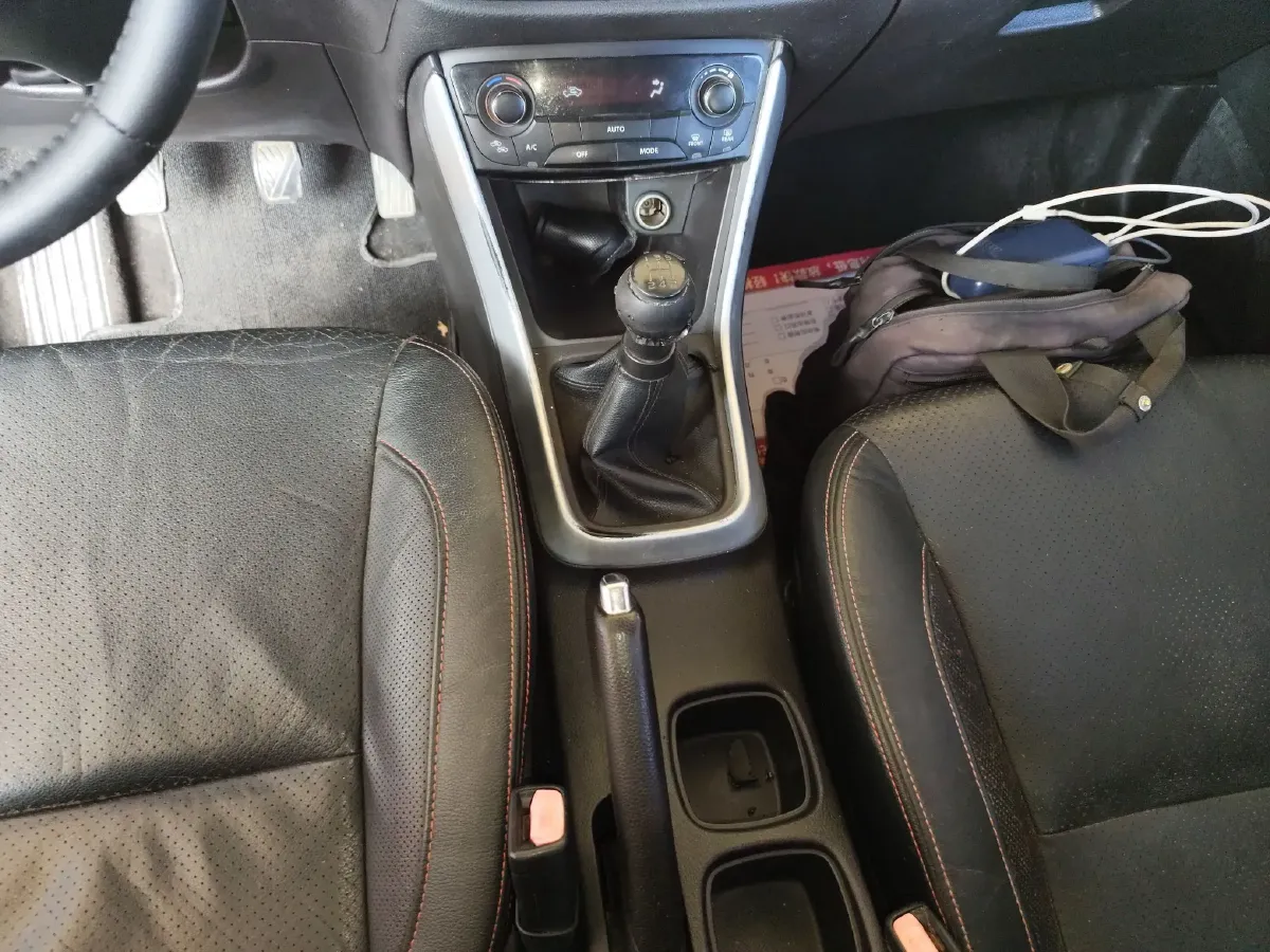 2014 Suzuki S-cross 1.6L 122HP L4 5MT,autocango,china used car exporter,china ev exporter,chinese used car exporter,chinese used ev exporter