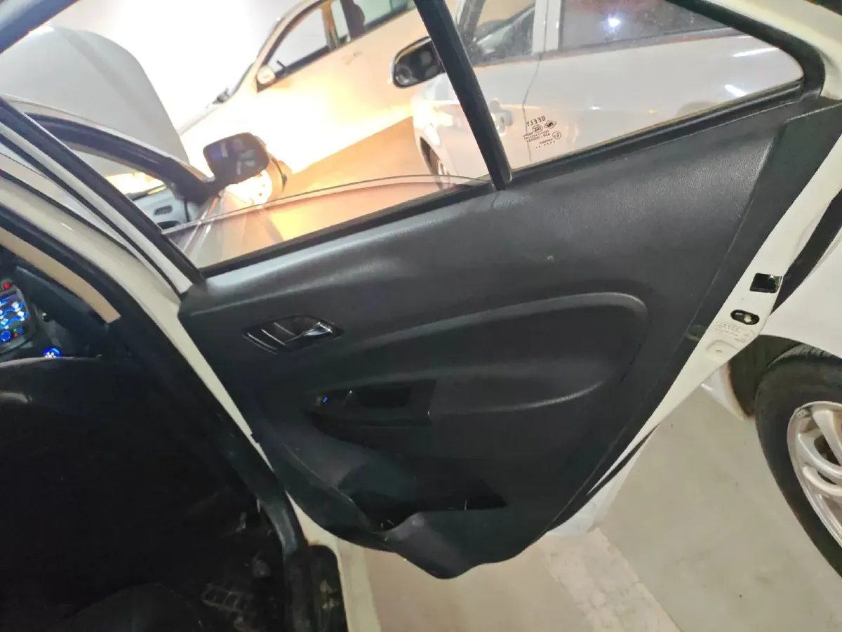 2014 Geely KingKong 1.5L 102HP L4 5MT,autocango,china used car exporter,china ev exporter,chinese used car exporter,chinese used ev exporter