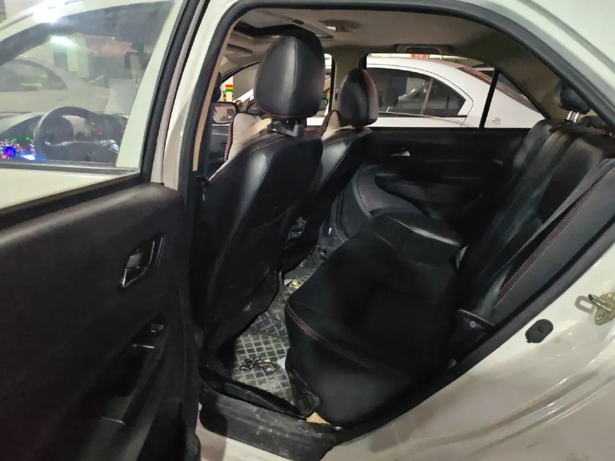 2014 Geely KingKong 1.5L 102HP L4 5MT,autocango,china used car exporter,china ev exporter,chinese used car exporter,chinese used ev exporter