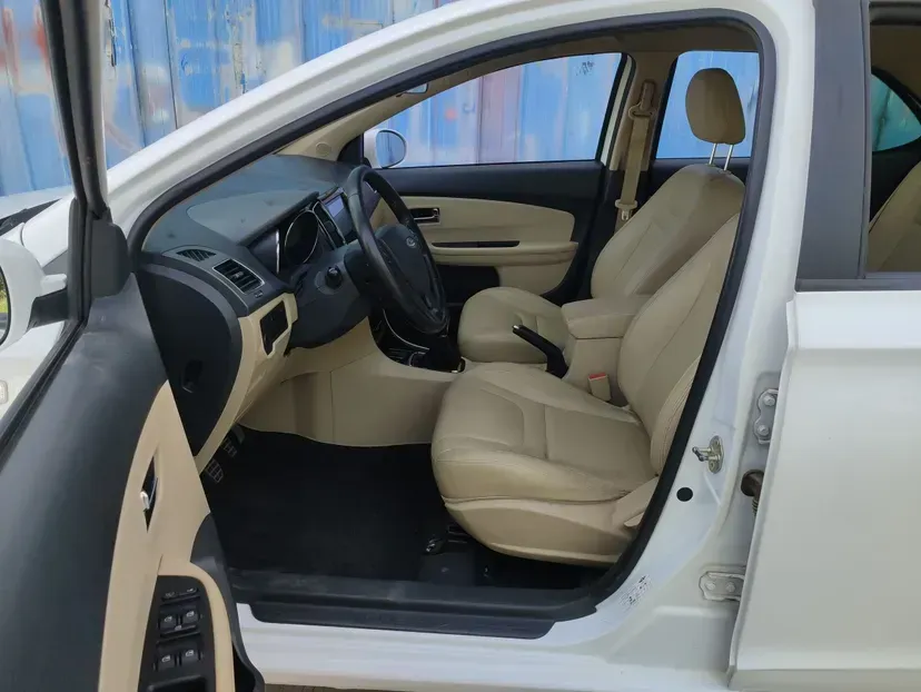 2015 Chery E3 1.5L 109HP L4 5MT,autocango,china used car exporter,china ev exporter,chinese used car exporter,chinese used ev exporter