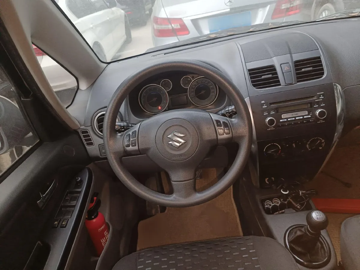 2011 Suzuki SX4 1.6L 109HP L4 5MT,autocango,china used car exporter,china ev exporter,chinese used car exporter,chinese used ev exporter
