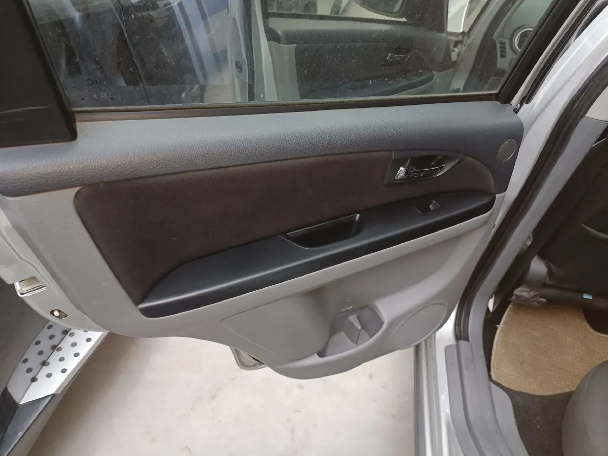 2011 Suzuki SX4 1.6L 109HP L4 5MT,autocango,china used car exporter,china ev exporter,chinese used car exporter,chinese used ev exporter