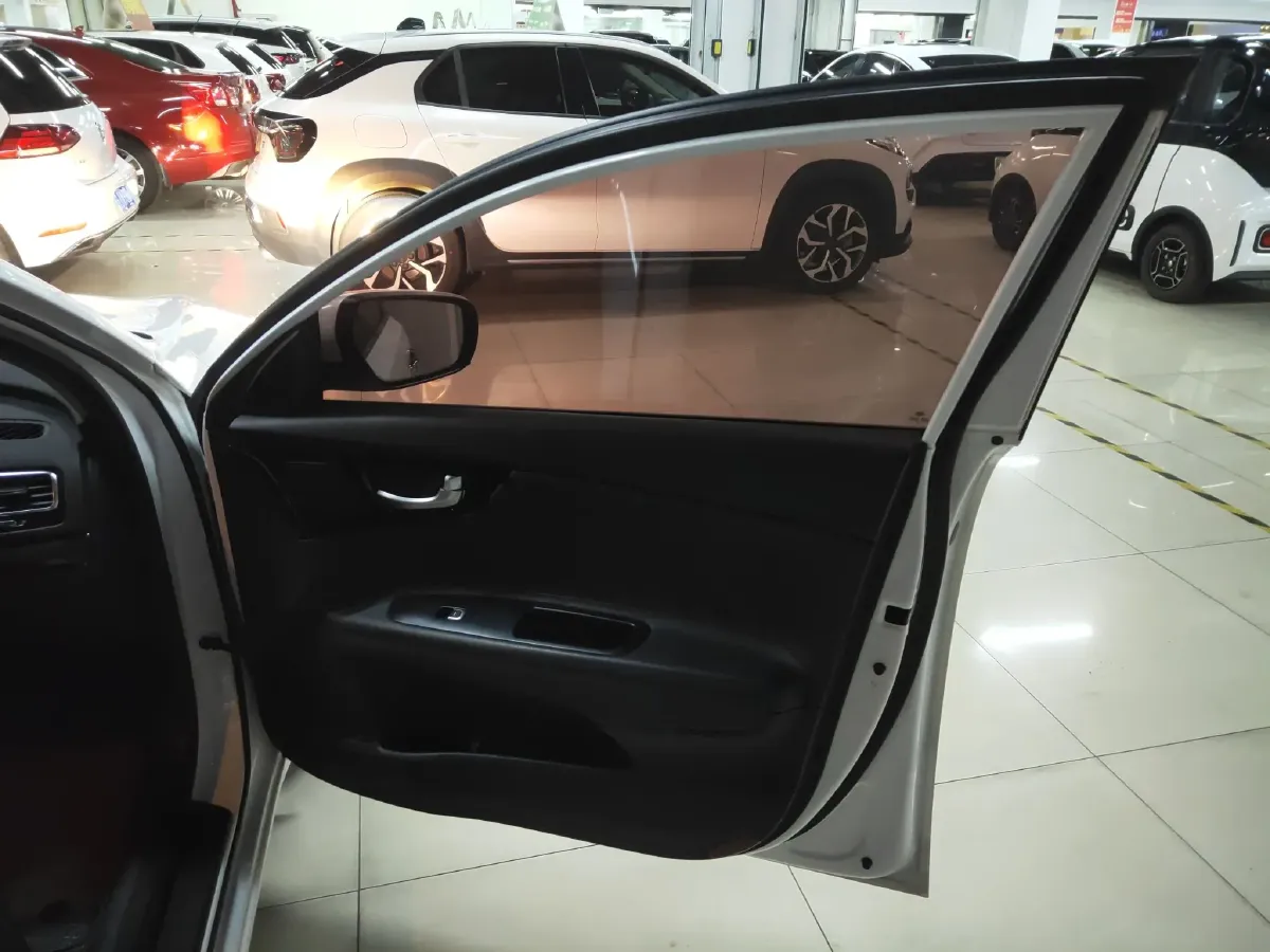 2017 Kia Cachet 1.8L 143HP L4 6AT,autocango,china used car exporter,china ev exporter,chinese used car exporter,chinese used ev exporter