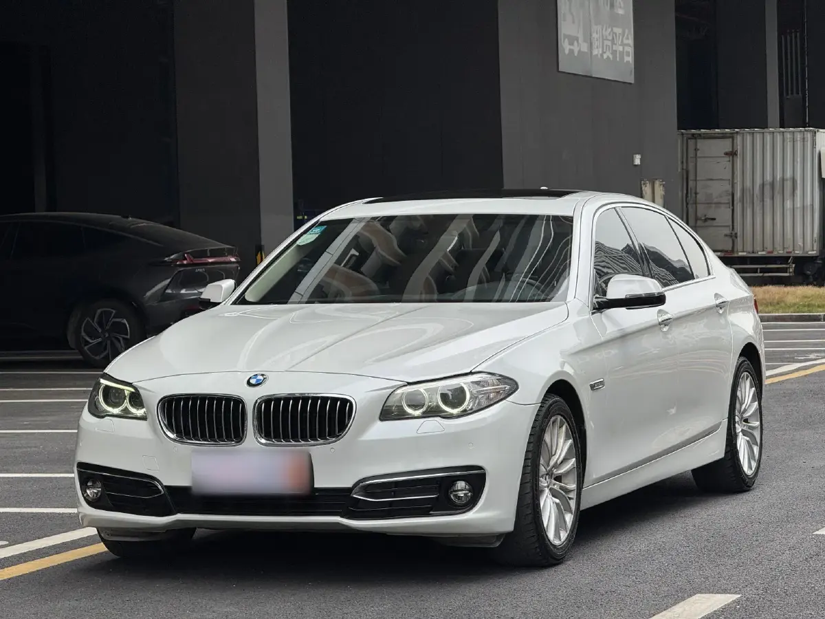 2014 BMW 5 Series 2.0T 218HP L4 8AT