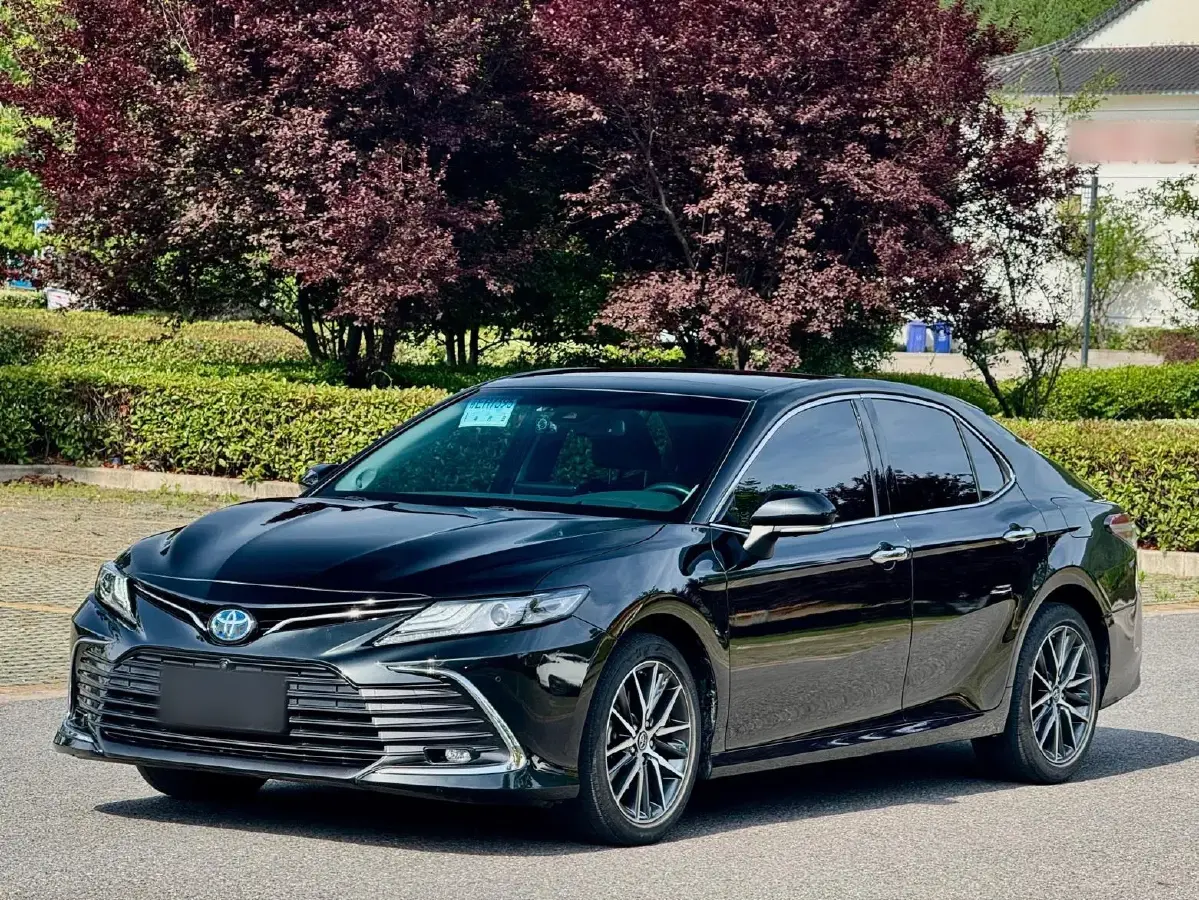 2023 Toyota Camry 2.5L 178HP L4 E-CVT Hybrid
