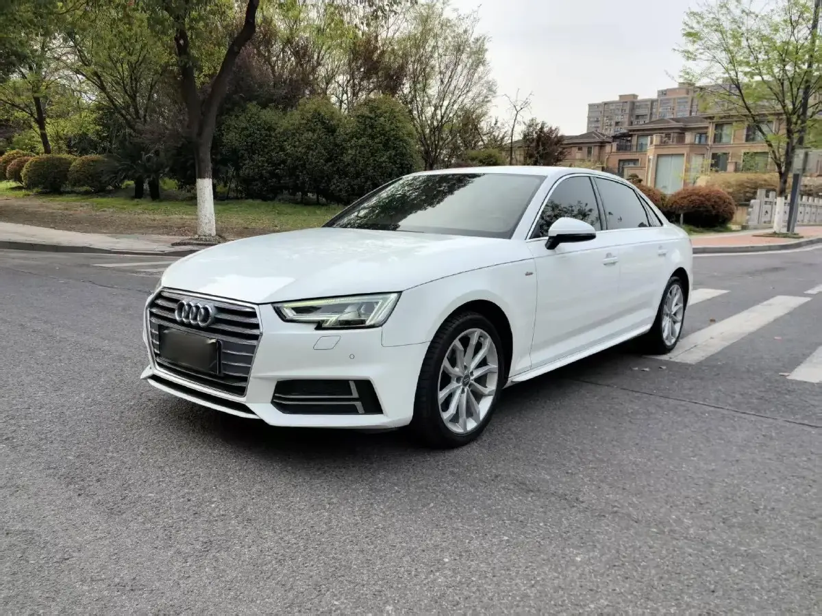 2018 Audi A4L 2.0T 190HP L4 7DCT