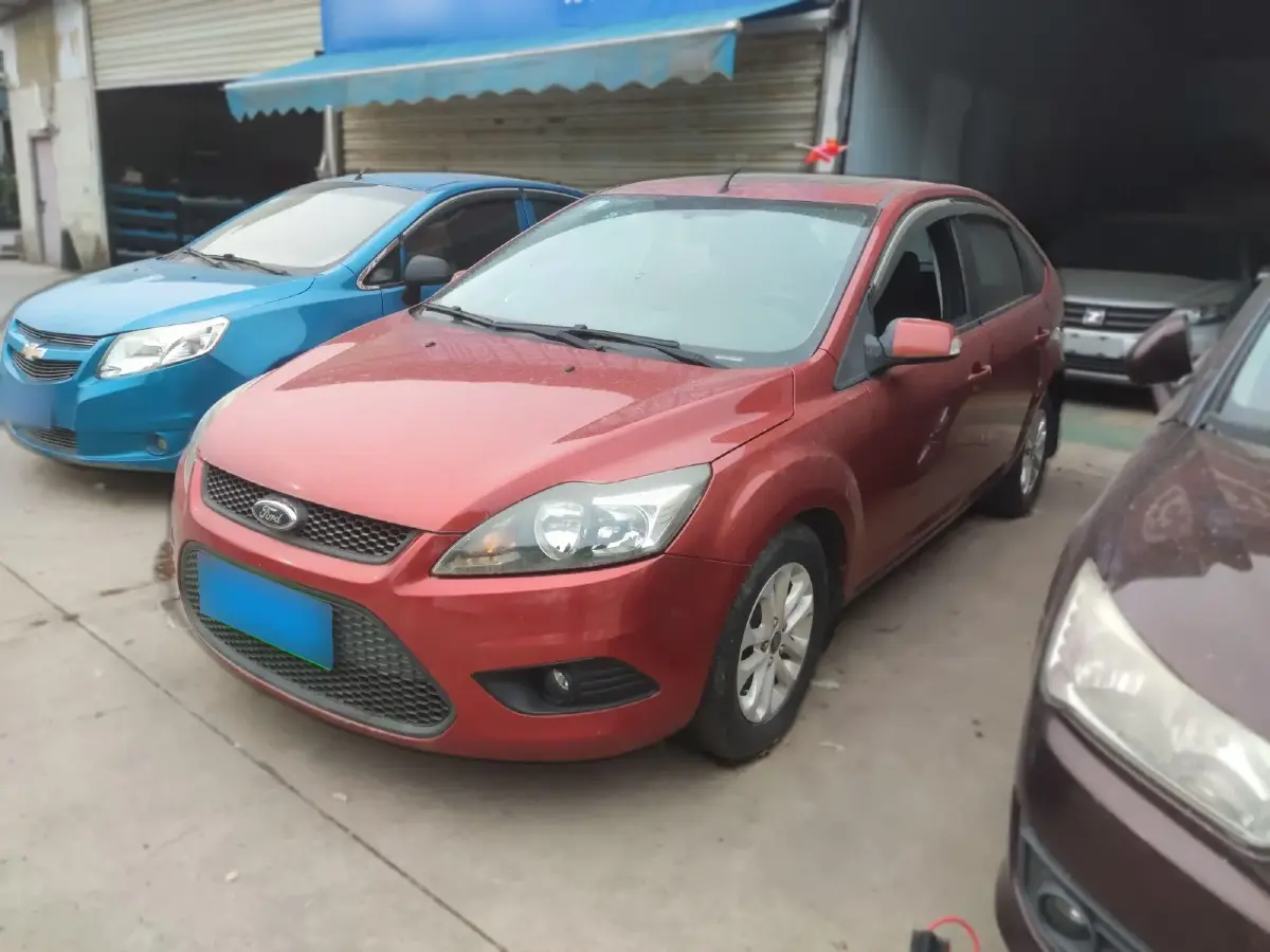 2013 Ford Focus 1.8L 124HP L4 4AT