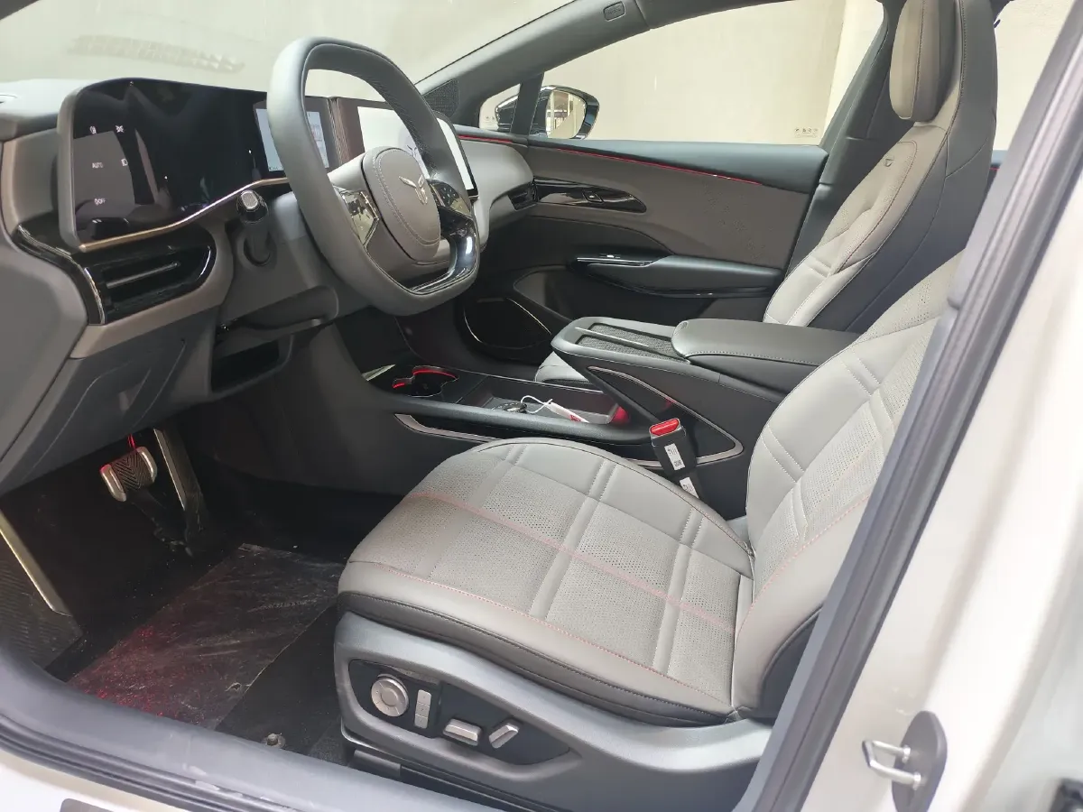 2024 HongQi EH7 BEV 75KWH,autocango,china used car exporter,china ev exporter,chinese used car exporter,chinese used ev exporter