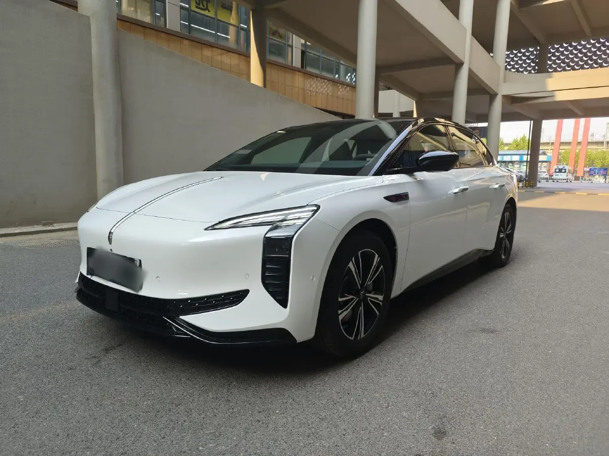 2024 HongQi EH7 BEV 75KWH