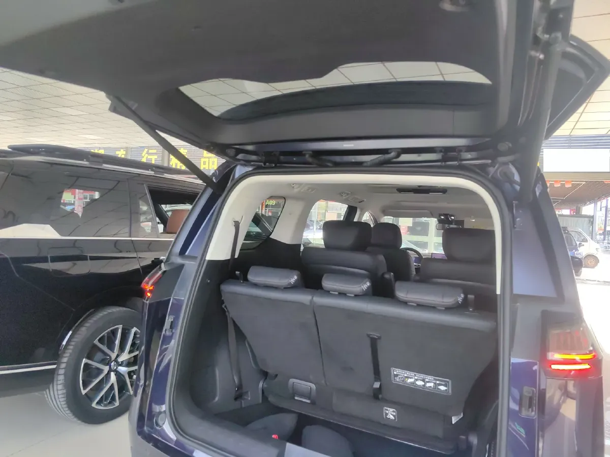 2024 GAC Trumpchi E8 2.0L 140HP L4 2DHT PHEV 25.57KWH,autocango,china used car exporter,china ev exporter,chinese used car exporter,chinese used ev exporter