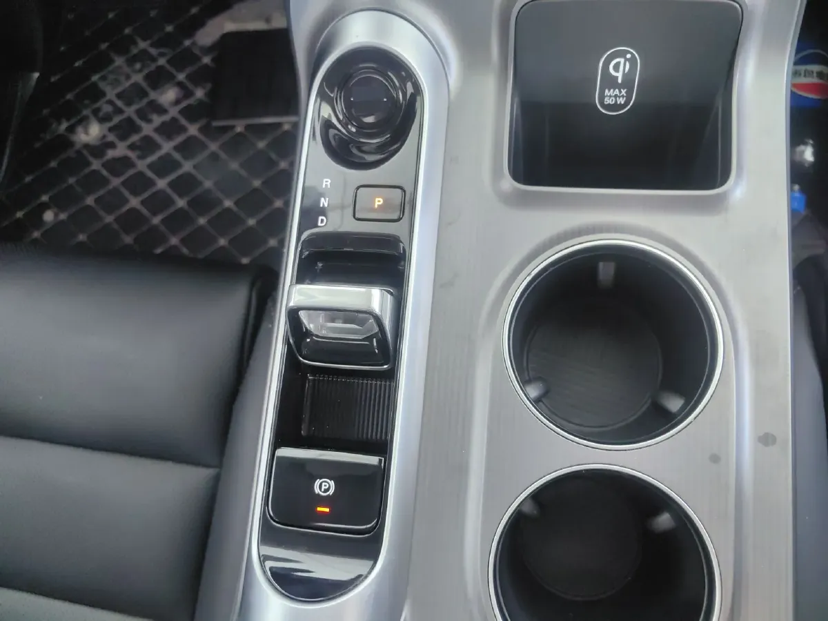 2024 GAC Trumpchi E8 2.0L 140HP L4 2DHT PHEV 25.57KWH,autocango,china used car exporter,china ev exporter,chinese used car exporter,chinese used ev exporter