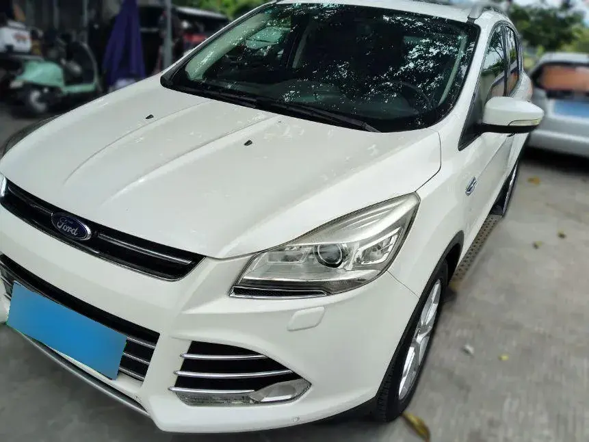 2013 Ford Kuga 2.0T 242HP L4 6AT