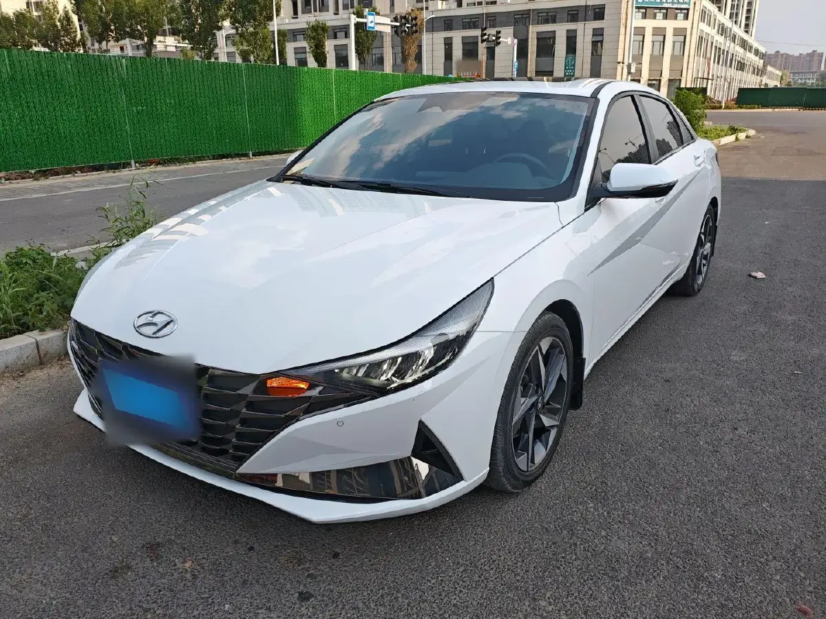 2022 Hyundai Elantra 1.5L 115HP L4 CVT