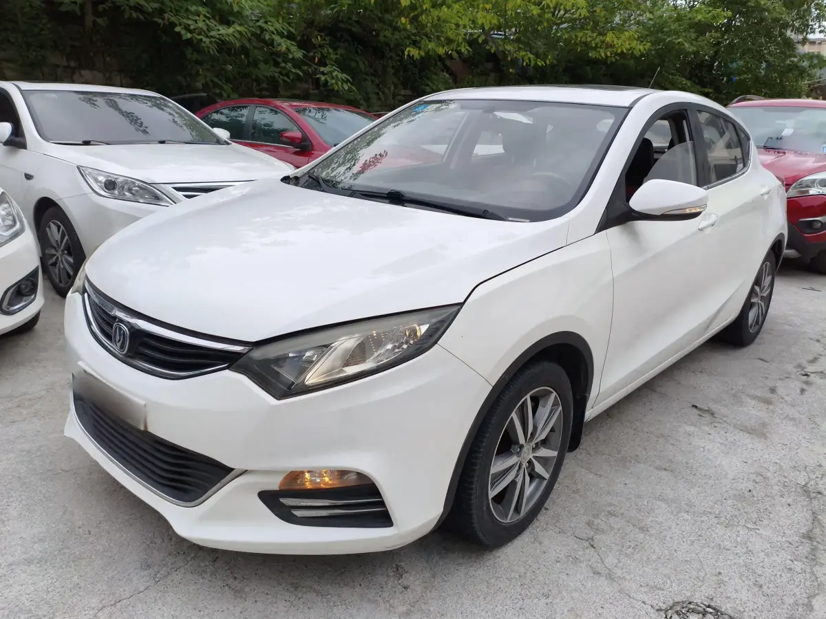 2015 ChangAn Eado XT 1.6L 125HP L4 5MT