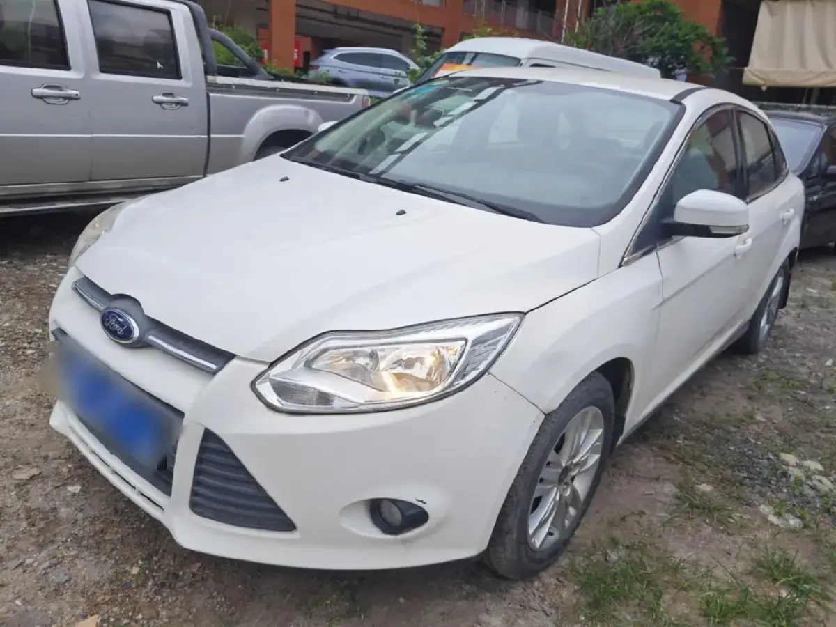 2012 Ford Focus 1.6L 125HP L4 6DCT