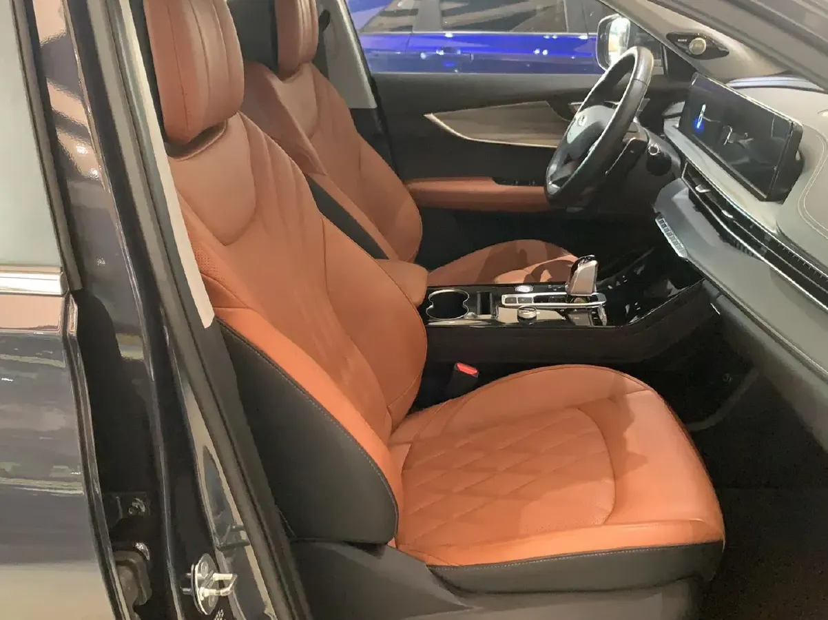 2022 Chery Tiggo 8 Plus 1.6T 197HP L4 7DCT,autocango,china used car exporter,china ev exporter,chinese used car exporter,chinese used ev exporter