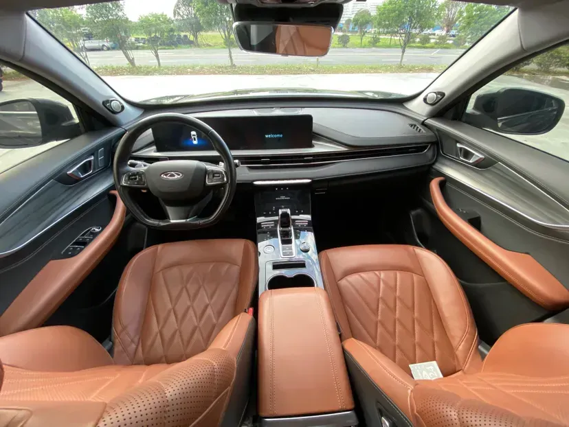 2022 Chery Tiggo 8 Plus 1.6T 197HP L4 7DCT,autocango,china used car exporter,china ev exporter,chinese used car exporter,chinese used ev exporter