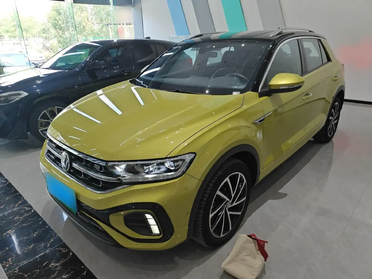 2023 Volkswagen T-Roc 1.5T 160HP L4 7DCT
