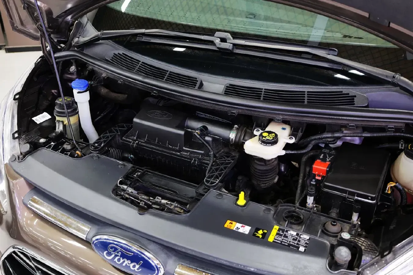 2017 Ford Tourneo 2.0T 203HP L4 6AT,autocango,china used car exporter,china ev exporter,chinese used car exporter,chinese used ev exporter