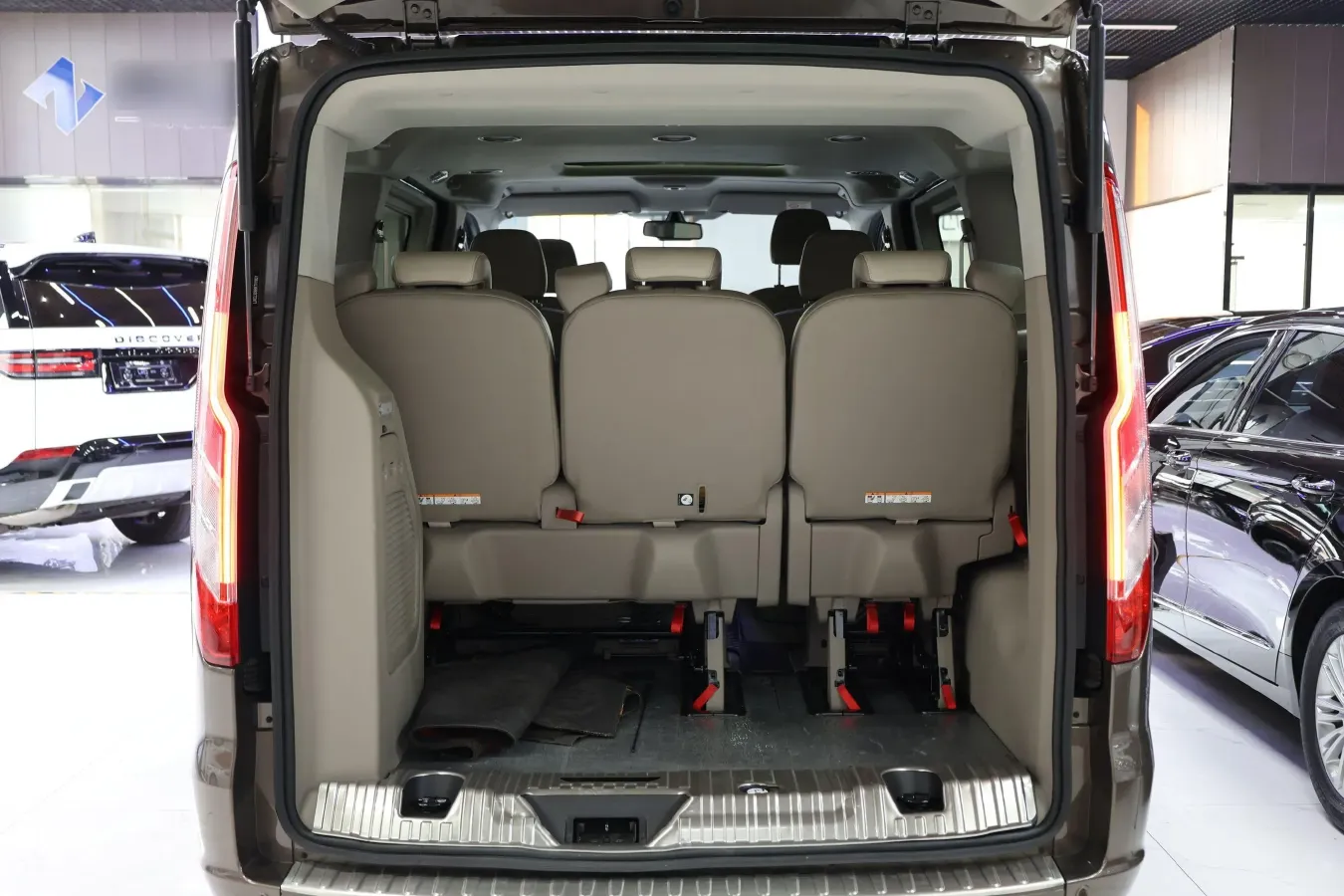 2017 Ford Tourneo 2.0T 203HP L4 6AT,autocango,china used car exporter,china ev exporter,chinese used car exporter,chinese used ev exporter