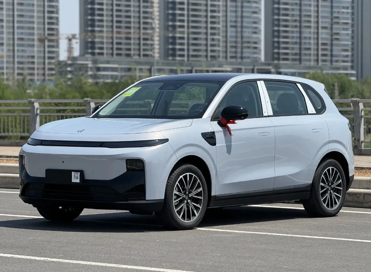 2025 Leapmotor B10 BEV 56.2KWH,autocango,china used car exporter,china ev exporter,chinese used car exporter,chinese used ev exporter
