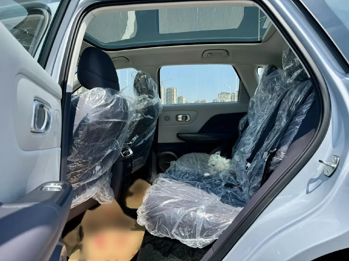 2025 Leapmotor B10 BEV 56.2KWH,autocango,china used car exporter,china ev exporter,chinese used car exporter,chinese used ev exporter