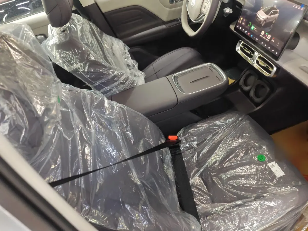 2025 Leapmotor B10 BEV 56.2KWH,autocango,china used car exporter,china ev exporter,chinese used car exporter,chinese used ev exporter