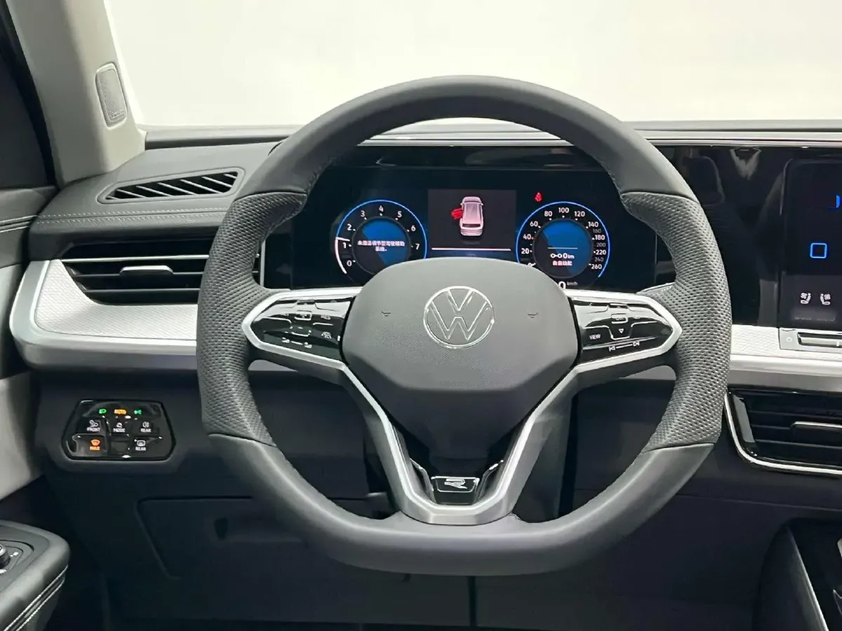 2023 Volkswagen Tavendor 2.0T 220HP L4 7DCT,autocango,china used car exporter,china ev exporter,chinese used car exporter,chinese used ev exporter