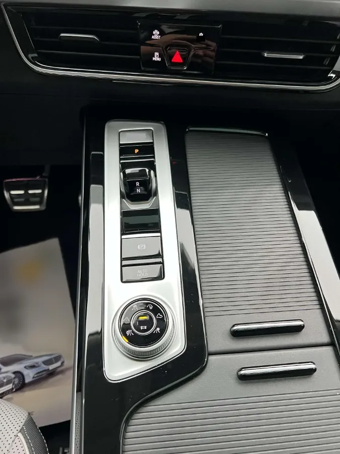 2023 Volkswagen Tavendor 2.0T 220HP L4 7DCT,autocango,china used car exporter,china ev exporter,chinese used car exporter,chinese used ev exporter