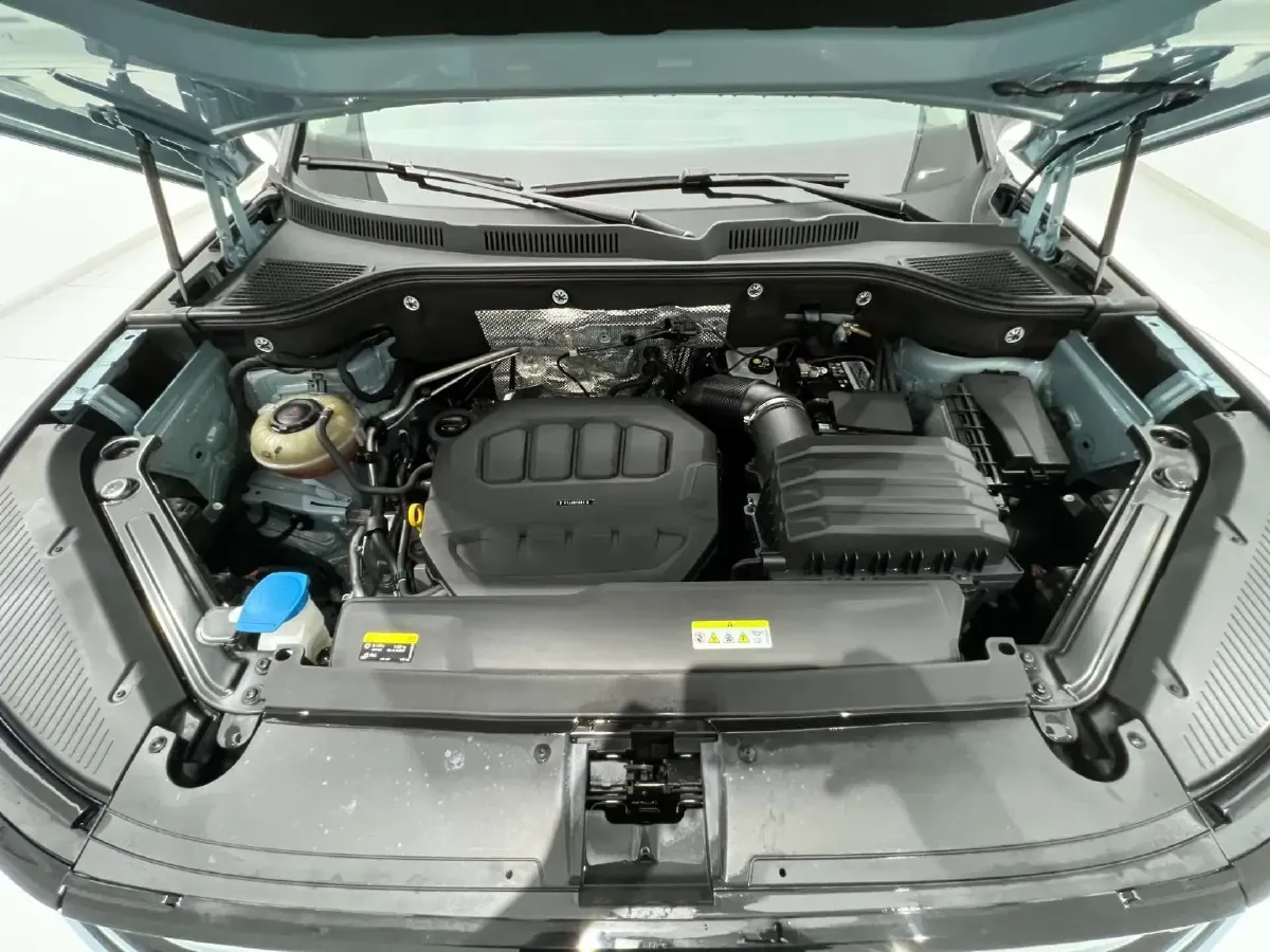 2023 Volkswagen Tavendor 2.0T 220HP L4 7DCT,autocango,china used car exporter,china ev exporter,chinese used car exporter,chinese used ev exporter