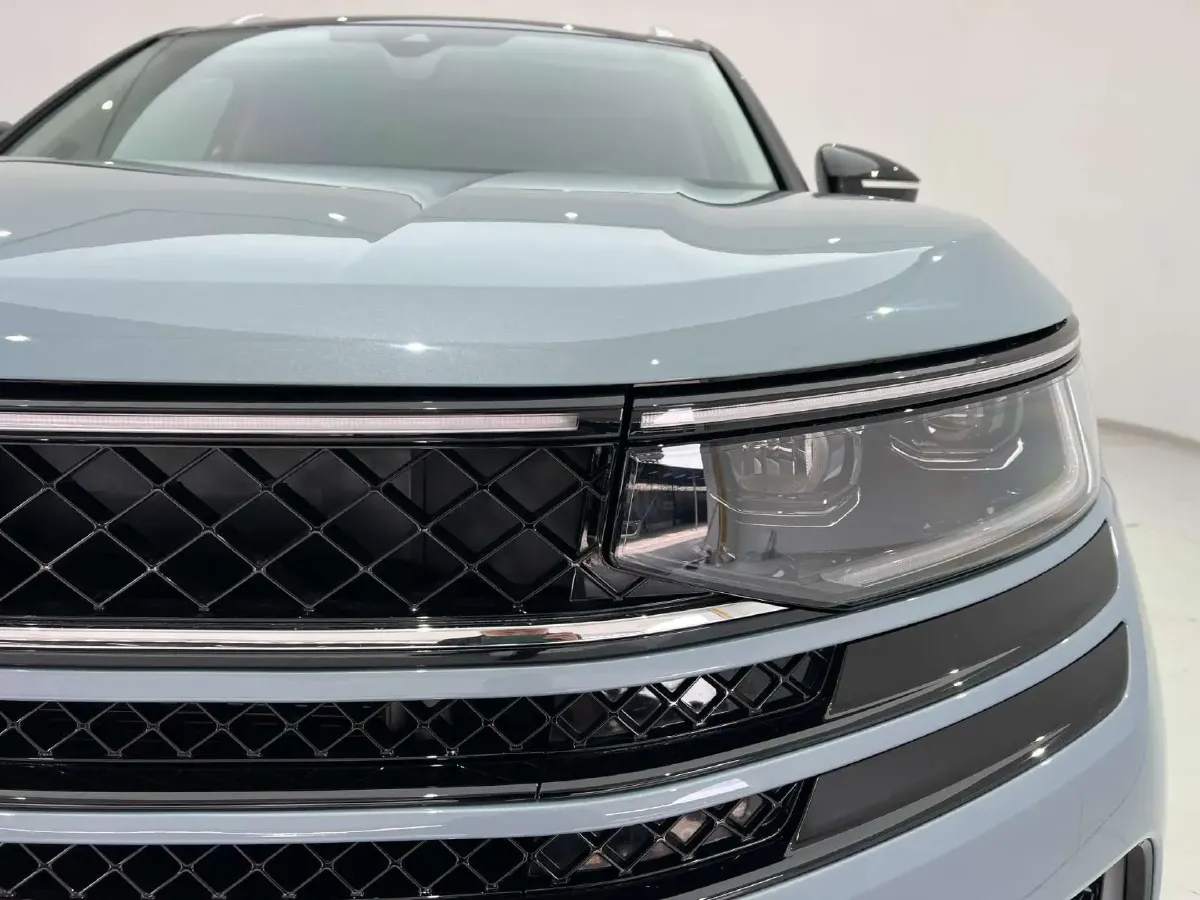 2023 Volkswagen Tavendor 2.0T 220HP L4 7DCT,autocango,china used car exporter,china ev exporter,chinese used car exporter,chinese used ev exporter