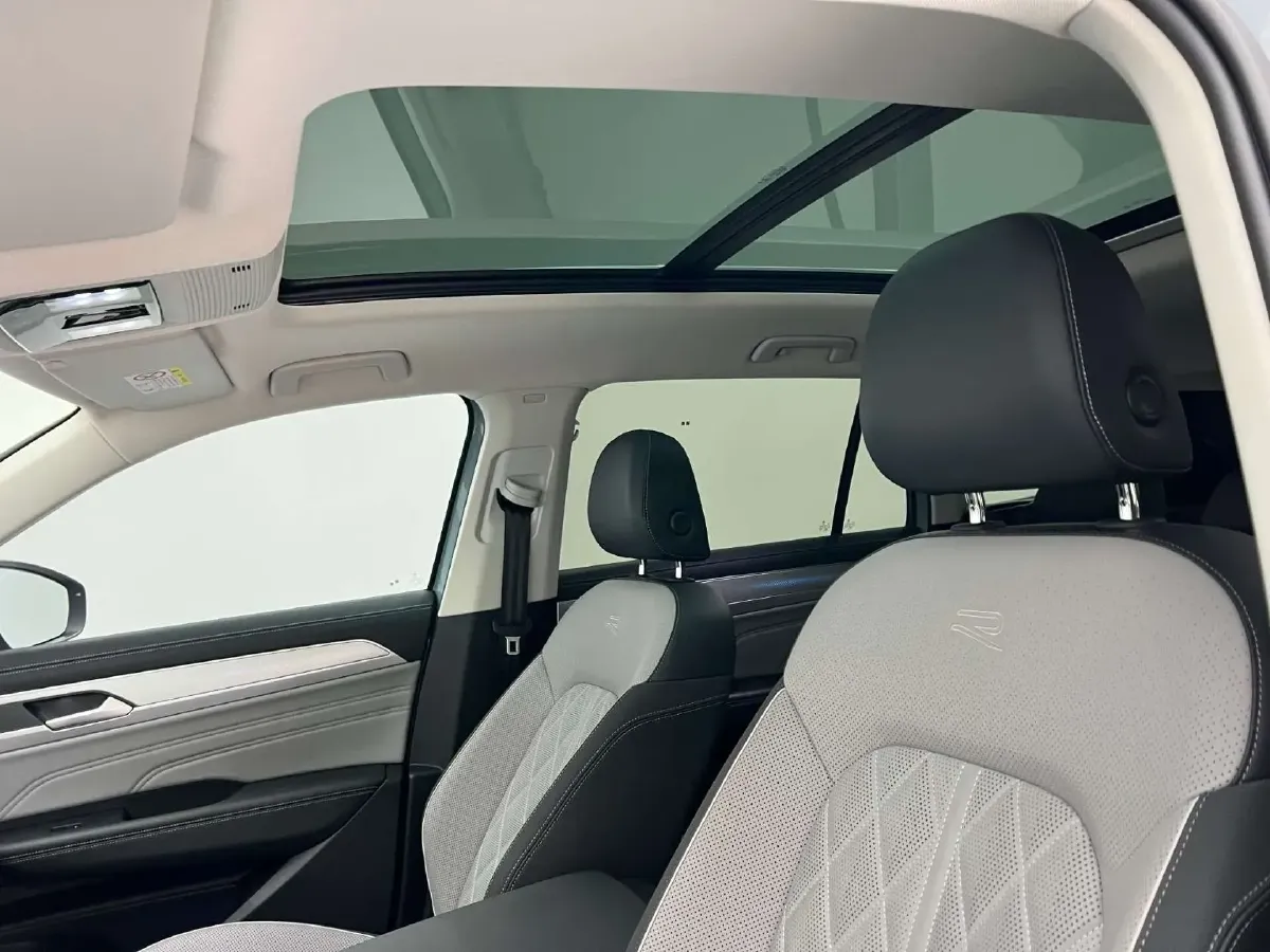 2023 Volkswagen Tavendor 2.0T 220HP L4 7DCT,autocango,china used car exporter,china ev exporter,chinese used car exporter,chinese used ev exporter