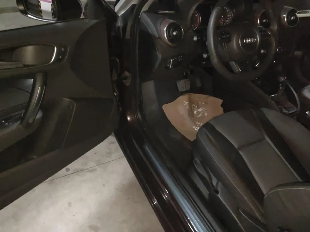 2012 Audi A1 1.4T 122HP L4 7DCT,autocango,china used car exporter,china ev exporter,chinese used car exporter,chinese used ev exporter