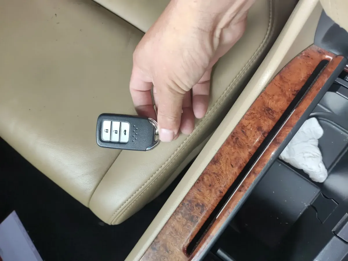 2011 Honda Accord 2.4L 179HP L4 5AT,autocango,china used car exporter,china ev exporter,chinese used car exporter,chinese used ev exporter