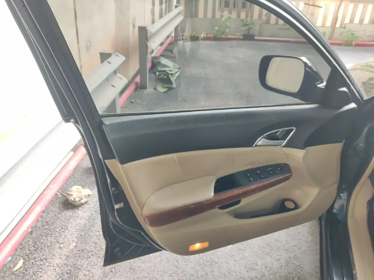 2011 Honda Accord 2.4L 179HP L4 5AT,autocango,china used car exporter,china ev exporter,chinese used car exporter,chinese used ev exporter