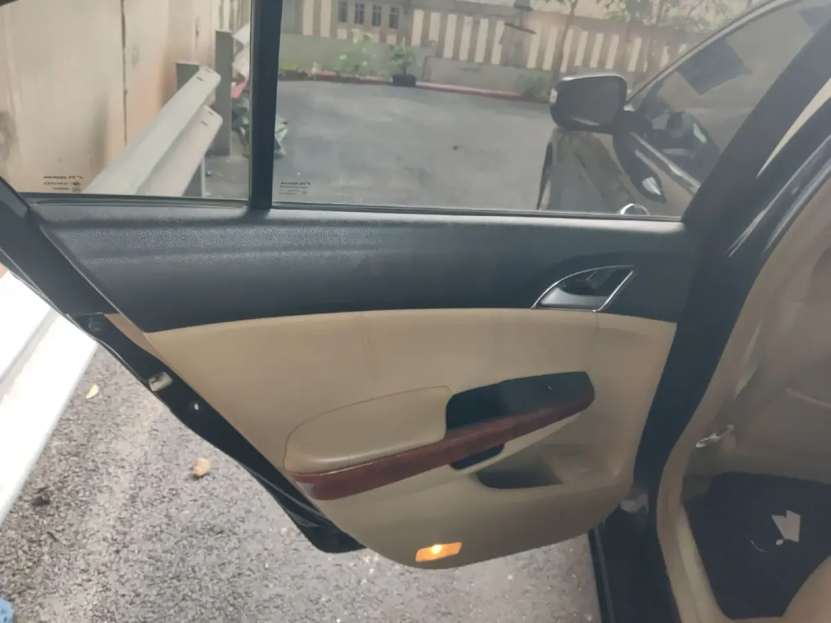 2011 Honda Accord 2.4L 179HP L4 5AT,autocango,china used car exporter,china ev exporter,chinese used car exporter,chinese used ev exporter