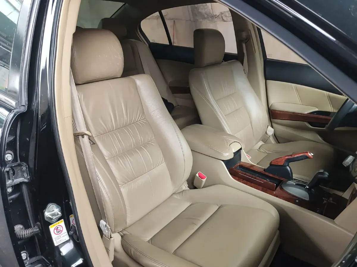 2011 Honda Accord 2.4L 179HP L4 5AT,autocango,china used car exporter,china ev exporter,chinese used car exporter,chinese used ev exporter