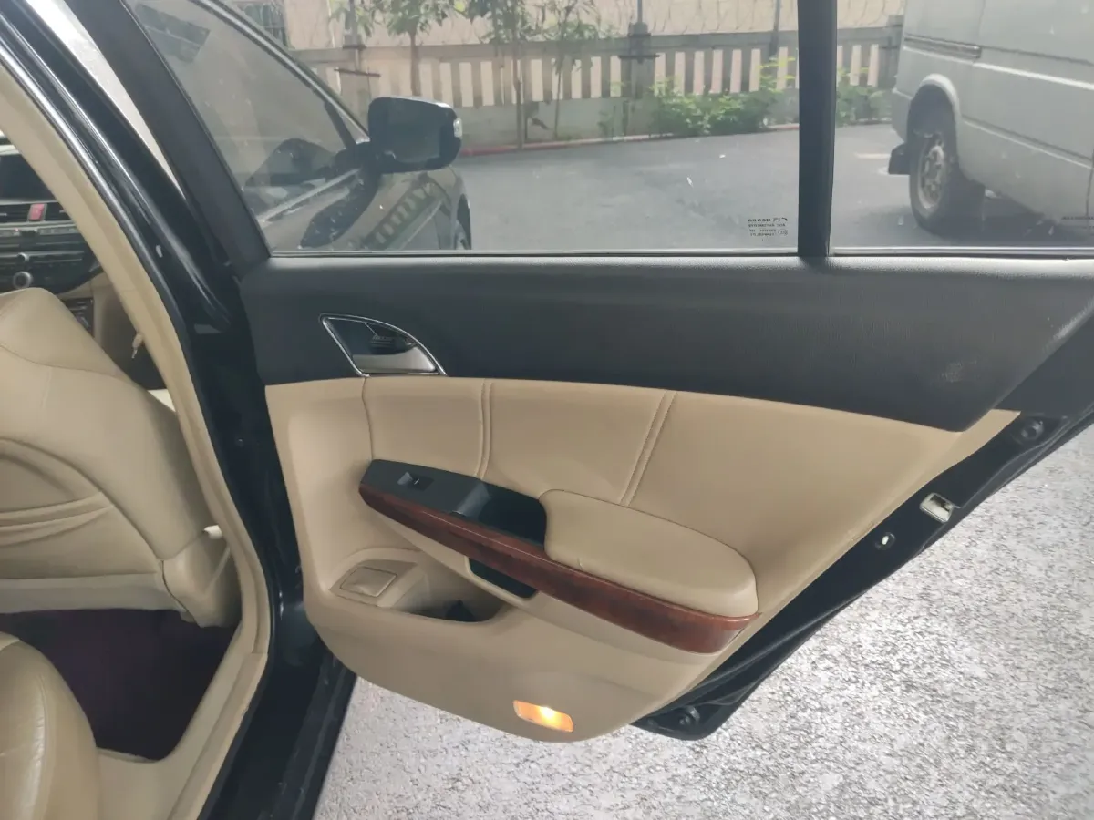 2011 Honda Accord 2.4L 179HP L4 5AT,autocango,china used car exporter,china ev exporter,chinese used car exporter,chinese used ev exporter