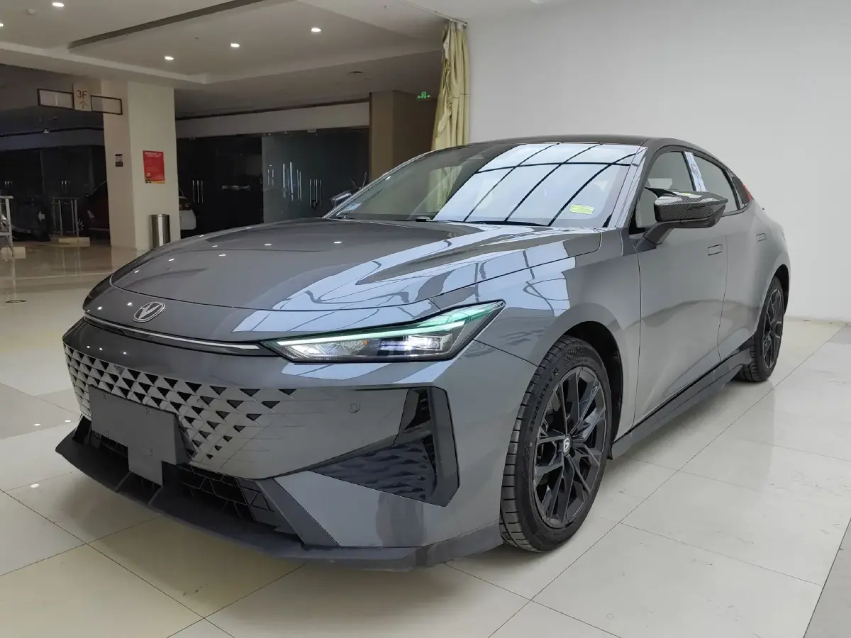 2024 ChangAn UNI-V 1.5T 188HP L4 7DCT