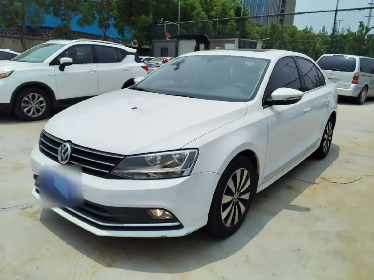 2018 Volkswagen Sagitar 1.2T 110HP L4 7DCT