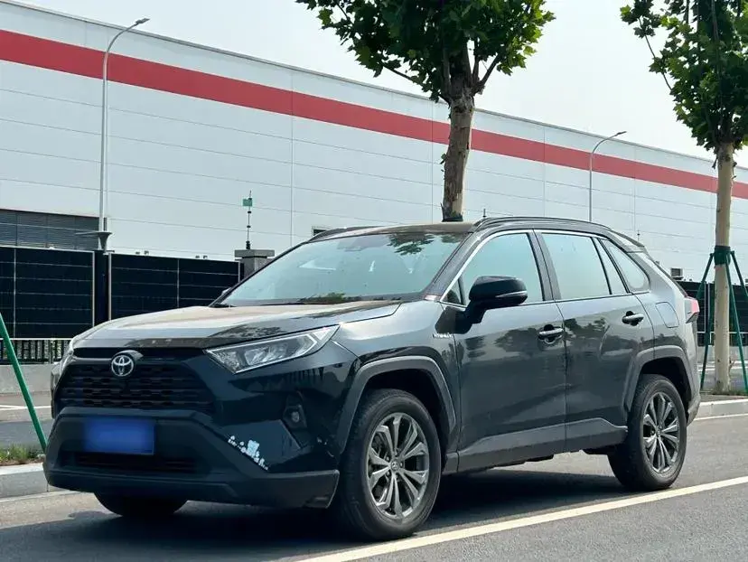 2023 Toyota RAV4 2.5L 178HP L4 E-CVT Hybrid